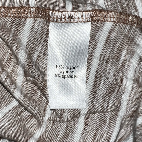 Varsity Striped Lace Up V Neck Tee - Picture 5 of 9